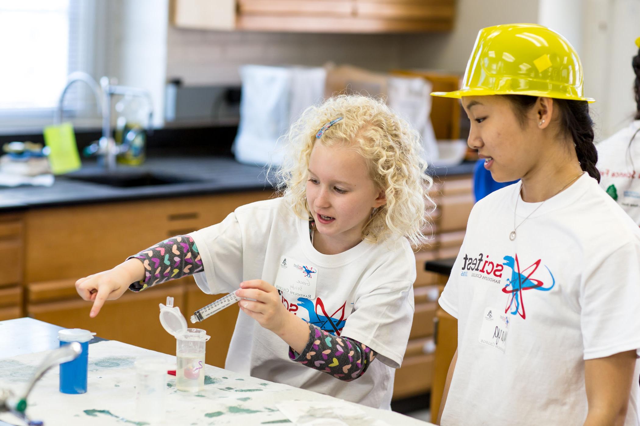 randolph-college-scifest-girls-love-science.jpg